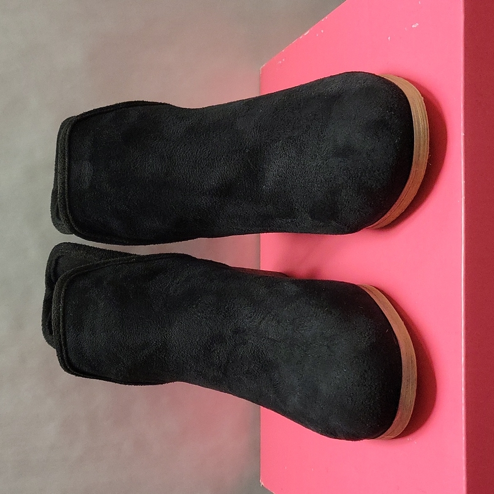 Seven7 Suede Black Booties